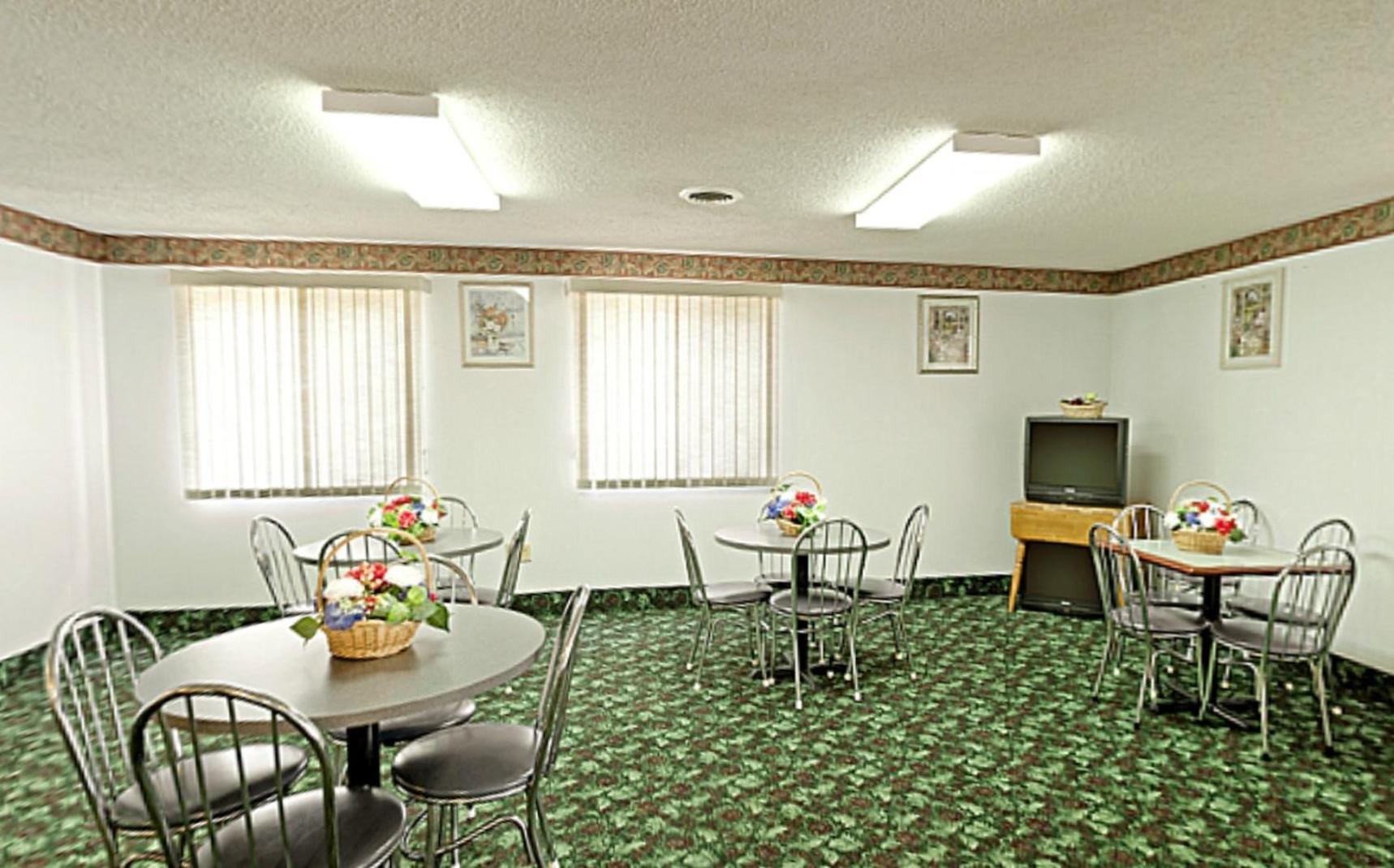 Americas Best Value Inn West Frankfort Luaran gambar