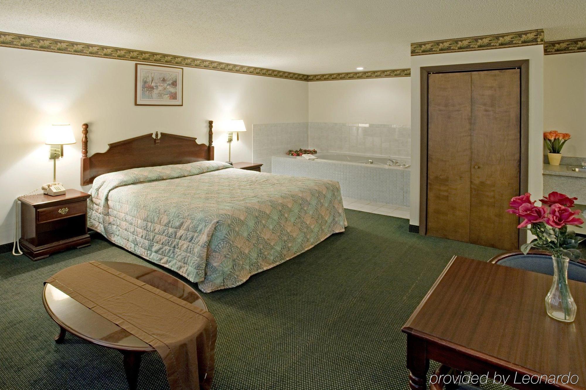 Americas Best Value Inn West Frankfort Bilik gambar