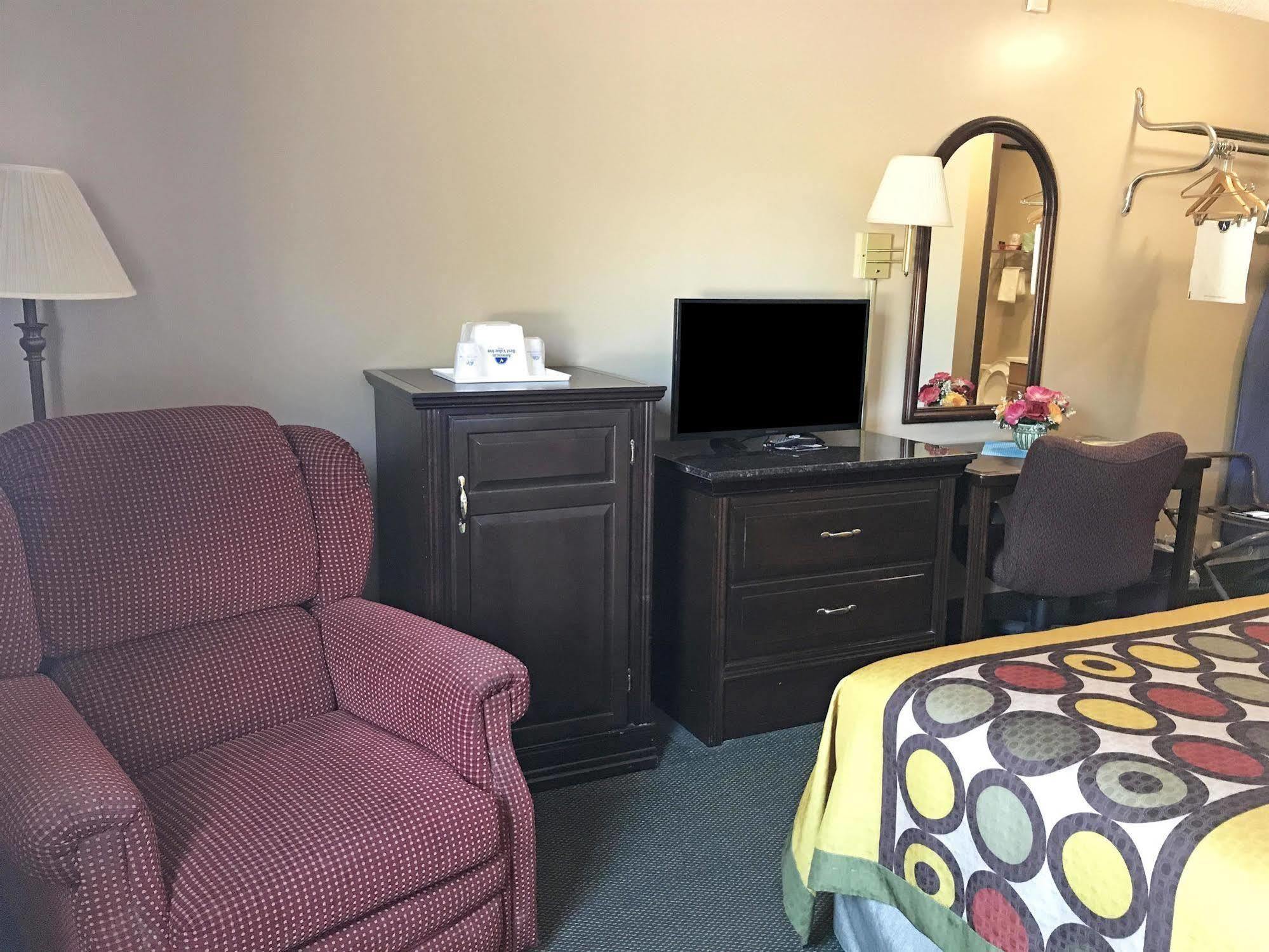 Americas Best Value Inn West Frankfort Luaran gambar
